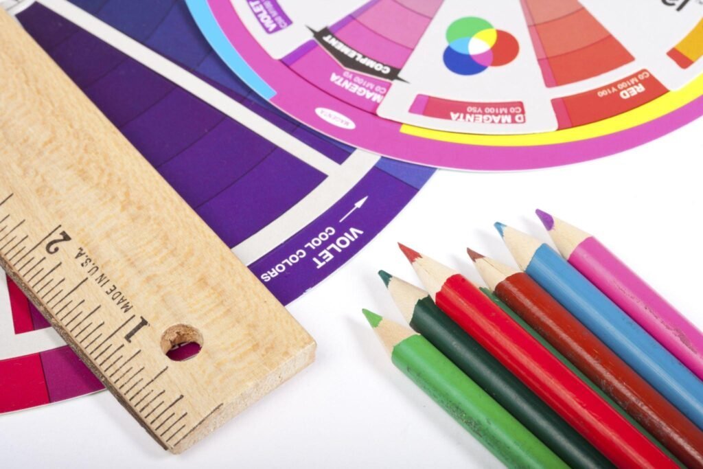 Color Theory Fashion- An Ultimate Complete Guide 2023